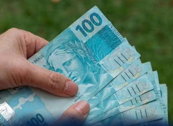 Salário mínimo pode ser de R$ 1.421 em 2024